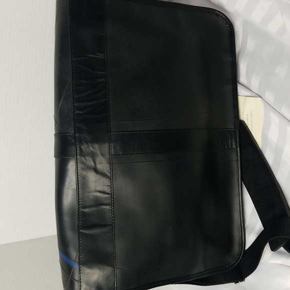 PASSCHAL RECYCLED LEATHER BRIEFCASE IN BLACK WITH BLUE STRIPE - Picture 3 of 8